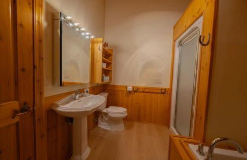 FoxHill Family Lodge Retreat with views from all sides and Hike over a hundred forty acres - Foto 26