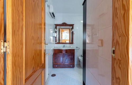 Villa con Jacuzzi exterior y Piscina cubiertos - Foto 33