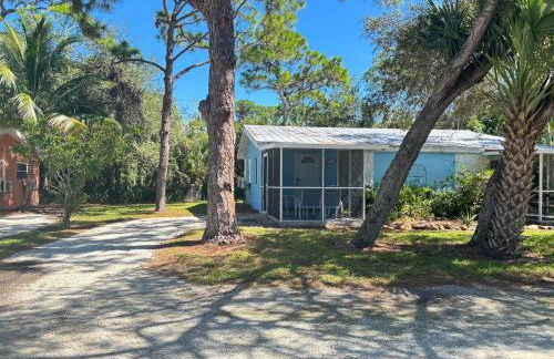 Dolphin Updated Cottage On River - 1 Mile to Beach Kitchen Washer Dryer - Foto 2