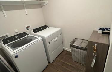 New 4BR Walk to Community Pool & Playground - Foto 58