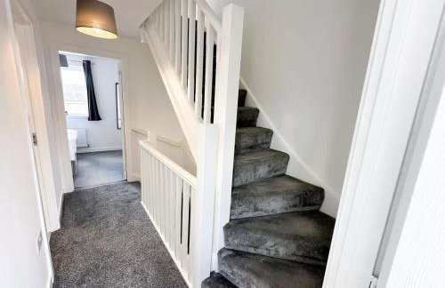 Chestnut House by Blue Skies Stays - Photo 14