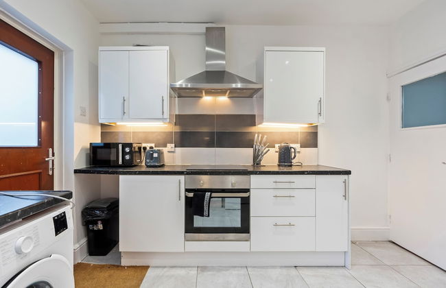 Elegant Stay Sleep 8 Parking - Photo 7