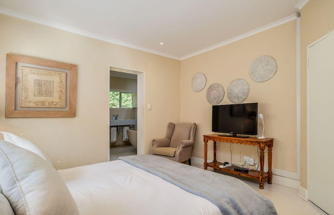 Beach-style Camps Bay Home w Pool Garden Barbados - Photo 35