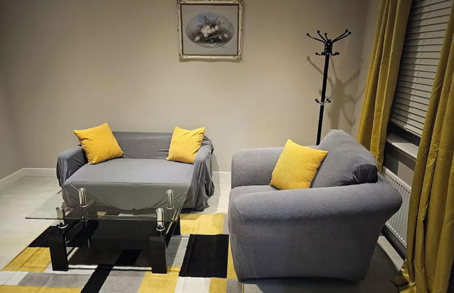 Charming 3 Bed Home in Stepps, Glasgow - Garden & Patio - Photo 23