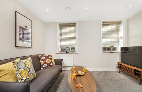 Executive Apartments - Photo 8