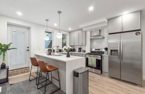 Holiday Home Brownstone City Stay 5BEDS, Private Dual Units - Foto 21