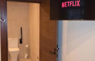 Afan Valley Hotel Suites Modern Valley Contractor Suite with Fast WiFi & Easy Check-in - Foto 7