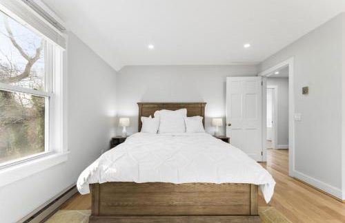 Family Getaway Walkable to Town - Foto 2