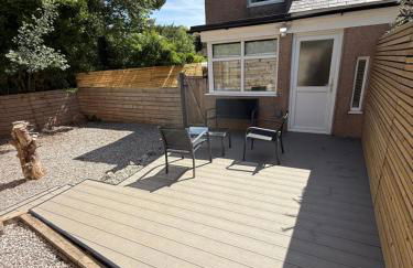 Modern 2 Bedroom Private Detached Cottage - Photo 4