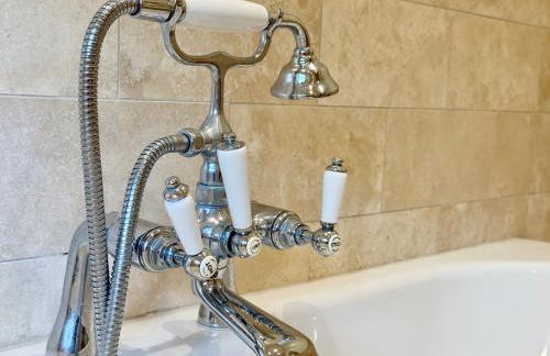 Hill House, Spectacular Rural Home With Hot Tub - Photo 47