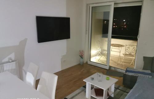 CITY CENTER PEARL #new#free reserved parking in garage elevator direct access#business and pleasure#city view&balcony&sunny&cafes&markets&tram#city center#working room#2 toliets#2 bedrooms - Photo 42