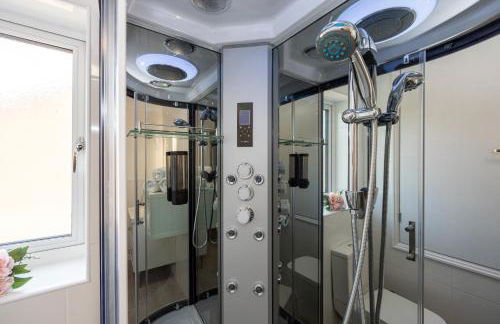 Luxury House by Etihad and Coop Arena - Foto 3