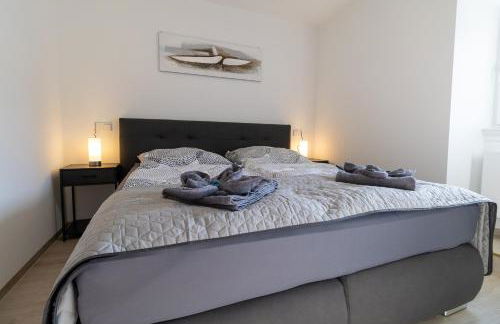 Fewomo, Mosel Maisonette, mit Terrasse & Winzerflairallee, für 6 Perfekt, für 8 geeignet - Foto 8