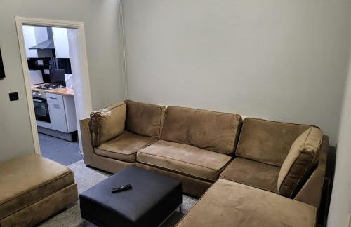 Apartment - Sleeps 5 - Great Location - Parking - Foto 1