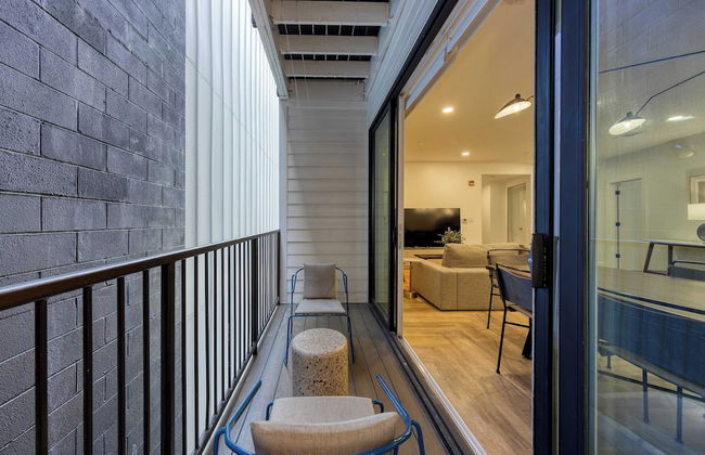 Dual Bachelor Pads w/ Rooftop Lounge & Games Sleeps 26 5 Min to Broadway - Foto 45