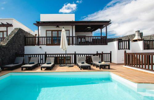 Villa Vista Reina - Luxury 6 Bedroom - Heated Pool- Views - Pool Table - Vista Lobos - Playa Blanca - Photo 3