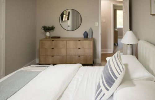 Refreshing Ranch Style Home - Photo 11