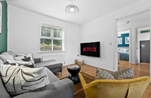 Spacious 6-bedroom house - 3 parking spaces - Superfast Wi-Fi - Close to M5 - Long-stay rates! - Foto 17