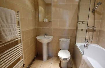 Stylish flat in central Tenby & free parking - Photo 9