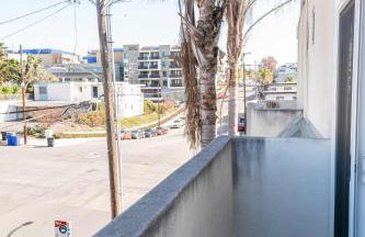 Chic SD Basecamp - Walk to Downtown - Foto 34