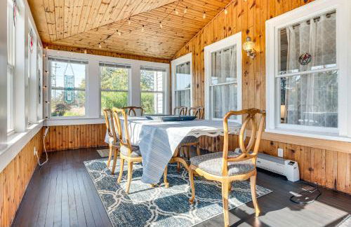 Hot Tub and Fireplace Coastal Getaway in Maine - Foto 15