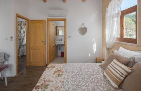 Beautiful Home In Brest Pod Uckom - Foto 24