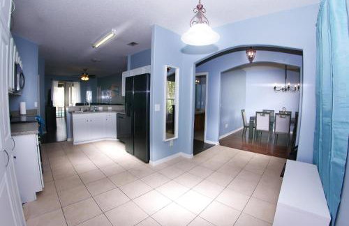 5/4 Pool Home Located in Sunset Ridge Community! - Foto 5