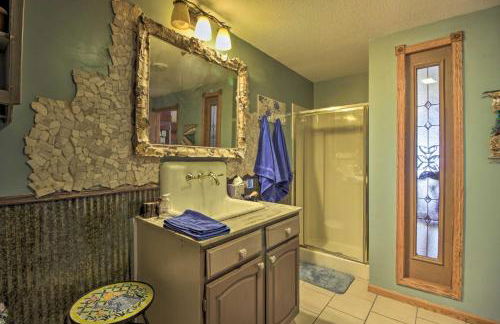 Lakefront Deer River Apt with Dock, Fire Pit and Patio - Foto 16