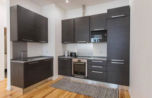 Central Lisbon Flat by Pink St - Photo 8