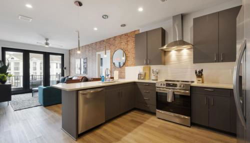 Walk to nightlife, Vanderbilt, Minutes to Broadway - Foto 2, stove, dishwasher