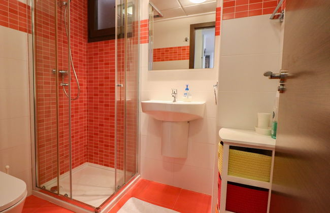 2 Room, Sleeps 4, Parking, 4 Pools, Sea 1st Line - Foto 16