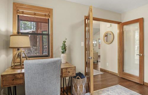 2 Living Rooms Fires Quick Drive Downtown - Foto 13