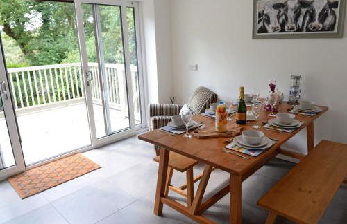 Valley Retreat - Peaceful Location, Walk to Beach, Parking - Photo 14