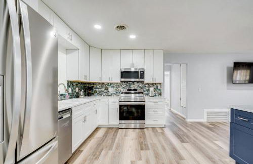 Stay and Play in Belleview Welcoming Home with Yard - Foto 8