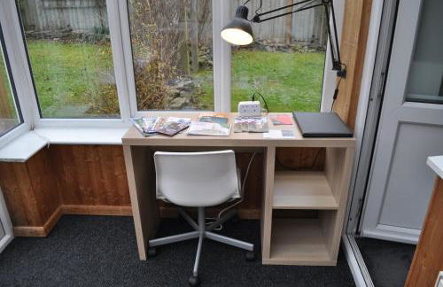 Cozy & Self Contained Garden Bungalow - Foto 23