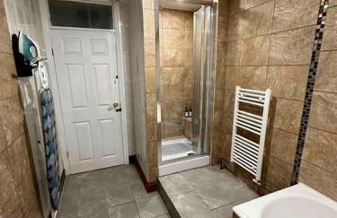 The Gated 2Bedroom Annex Dartford - Photo 6