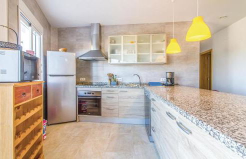 Three-Bedroom Apartment In Trullent - Photo 13