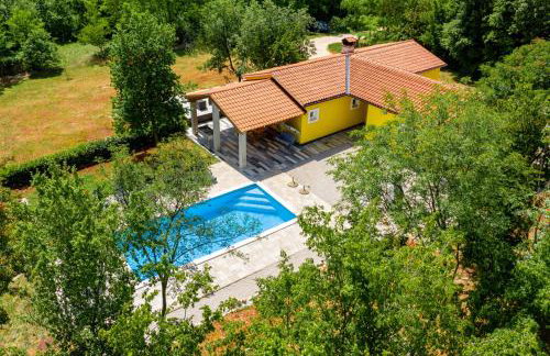 Beautiful villa Eden with pool and jacuzzi immersed in the vegetation - Foto 29