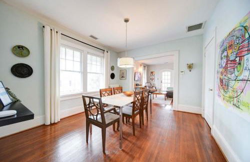 Elegant 1BR in Elizabeth with Covered Porch - Foto 6