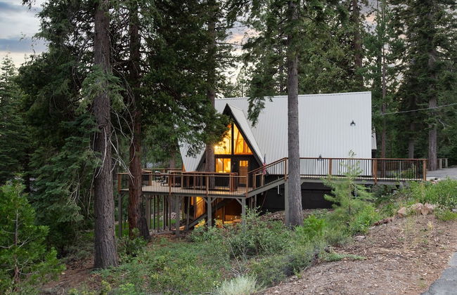 Timberline by Avantstay Stunning Chalet Cabin w Hot Tub Pool Table Home Theater - Foto 28