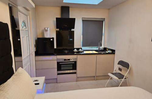 Studio for 2Guests-Parking-Garden-NearLondon-Ac - Foto 4