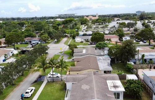 Stadium Sunflower Miramar home, 3 bd, 2 ba - Photo 25