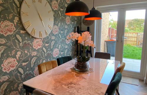 Group Contractor Stay 3 Bed House Bedford Parking WiFi - Foto 19