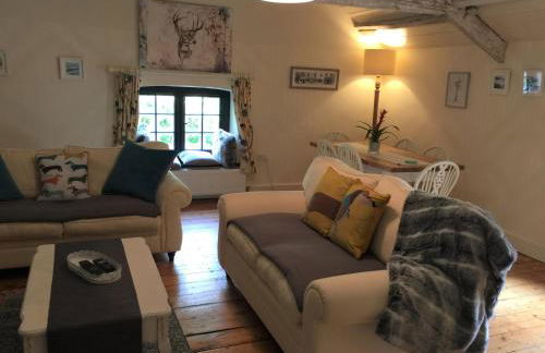 The Stable Loft, Llwynhelig Manor - Photo 6