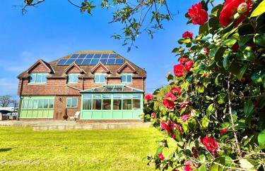 Stunning 7 Bedroom Escape Near New Forest and Beach - Large Garden - Serene Setting - Sleeps 14 - Foto 75