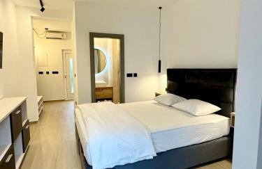 LUX Apartments - Photo 34