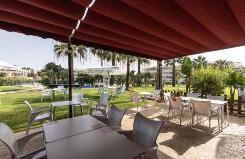 La Cala gorgeous 2 bedroom apartment with stunning gardens, pools and sea views - Photo 26