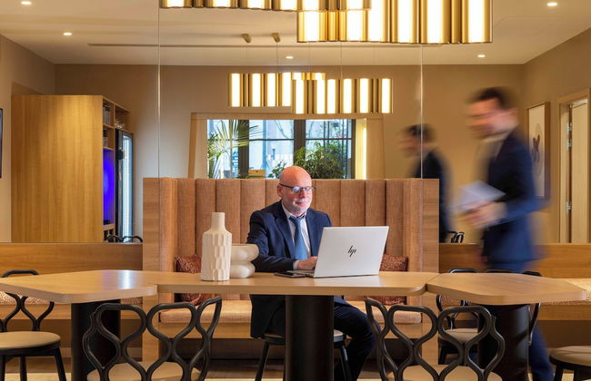 Yuna Porte Maillot - ApartHotel - Photo 9