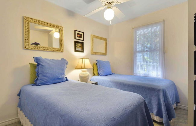 Lavender Jungle by Avantstay Great Location w/ Patio & Shared Pool! Week Long Stays Only - Foto 11