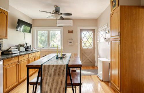 Gem by the water with firepit & all fenced backyard 2 Bedrooms - Photo 21